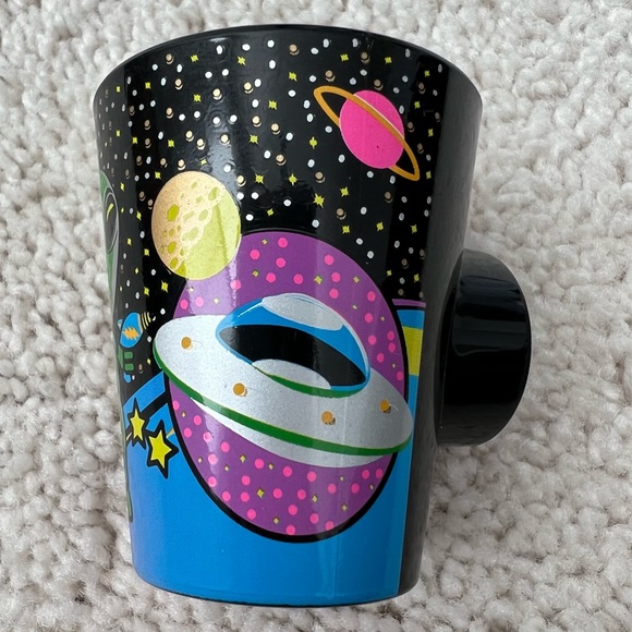 FREE w/ Purchase! Roswell New Mexico Alien UFO Plastic Shot Glass Magnet - Picture 4 of 7